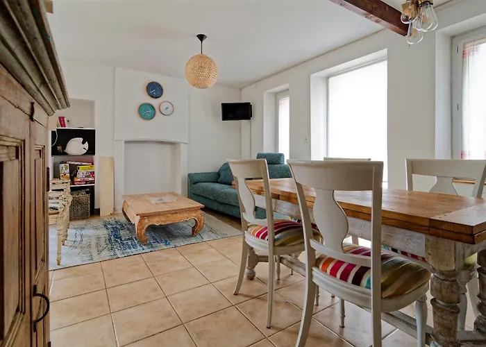 Le Valnotte - Proche Et Traversees Iles 펜션 *